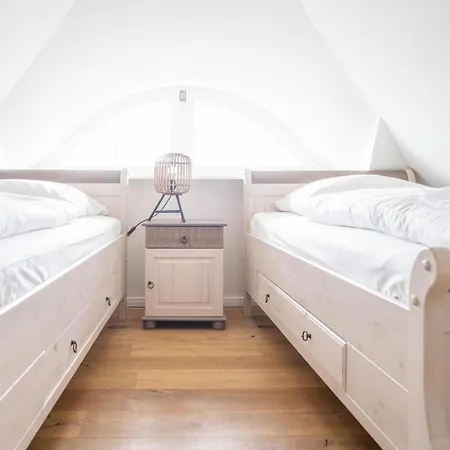 Ferienhaus Jade 4 *